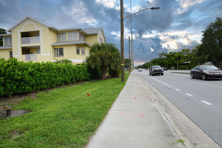 More Photos Of 1617 S Tuttle Ave, Sarasota Medical For Sale