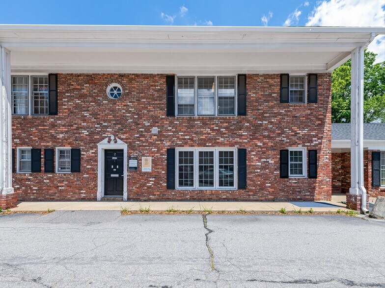 More Photos Of 5 Doctors Park, Asheville Medical For Lease