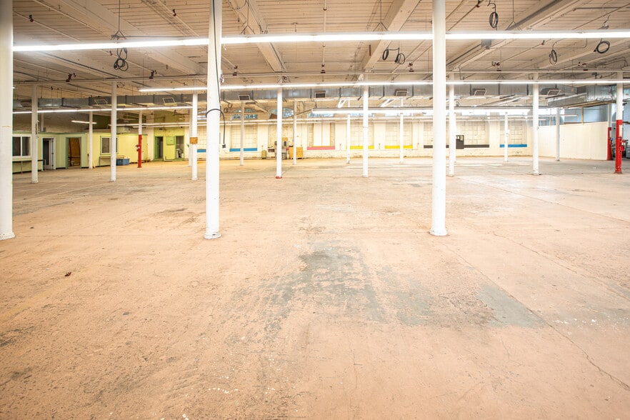 More Photos Of 15 Shaw St, Fall River Manufacturing For Lease