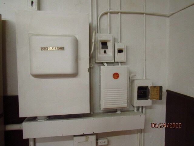 More Photos Of 301 N Washington St, Ardmore Distribution For Sale