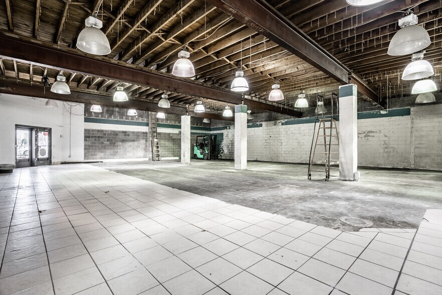 More Photos Of 502 S Keystone Ave, Indianapolis Light Manufacturing For Sale