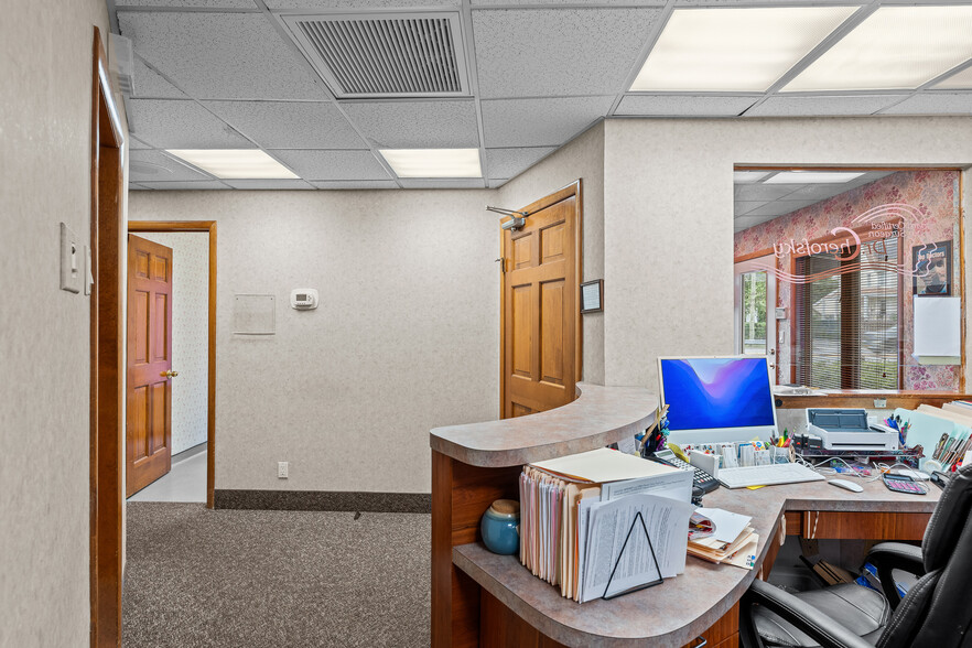 More Photos Of 4546 Hylan Blvd, Staten Island Medical For Sale