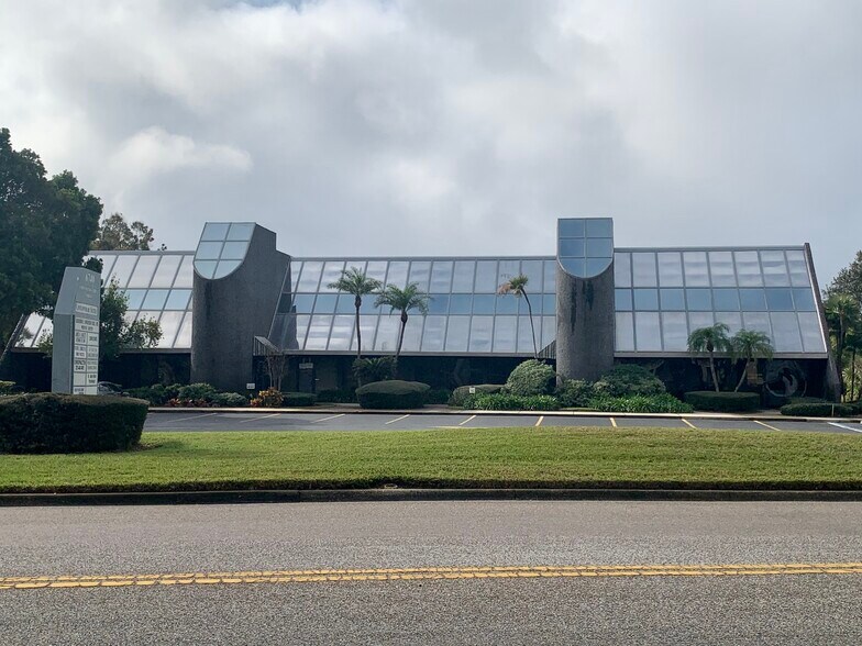 More Photos Of 6740 Crosswinds Dr, Saint Petersburg Coworking Space