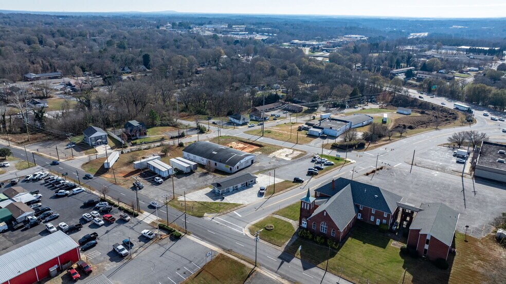 More Photos Of 121 13th St SW, Hickory Office For Sale