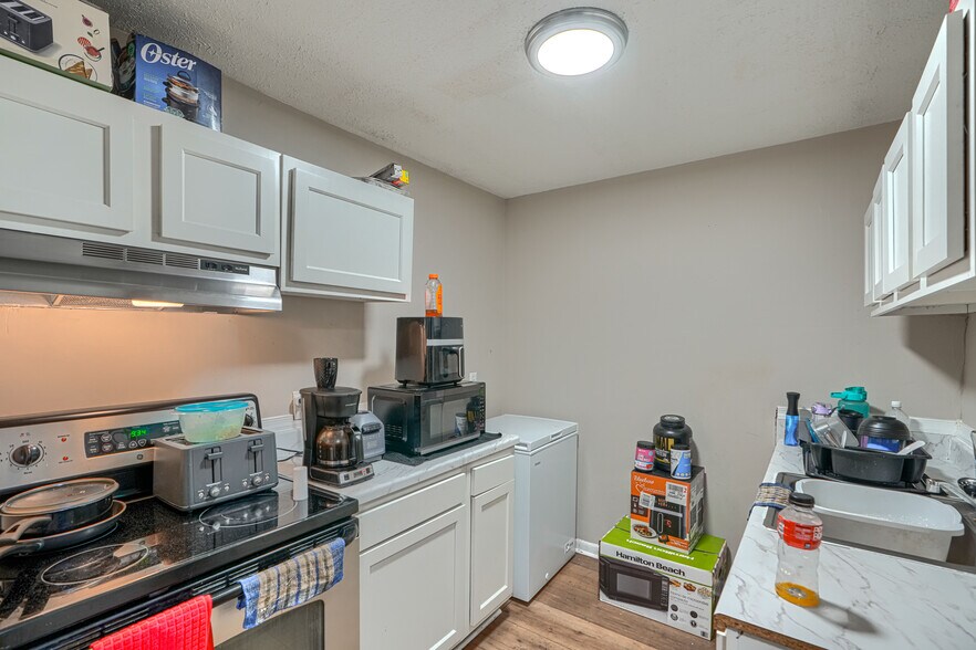 More Photos Of 5461 Cedonia Ave, Baltimore Apartments For Sale