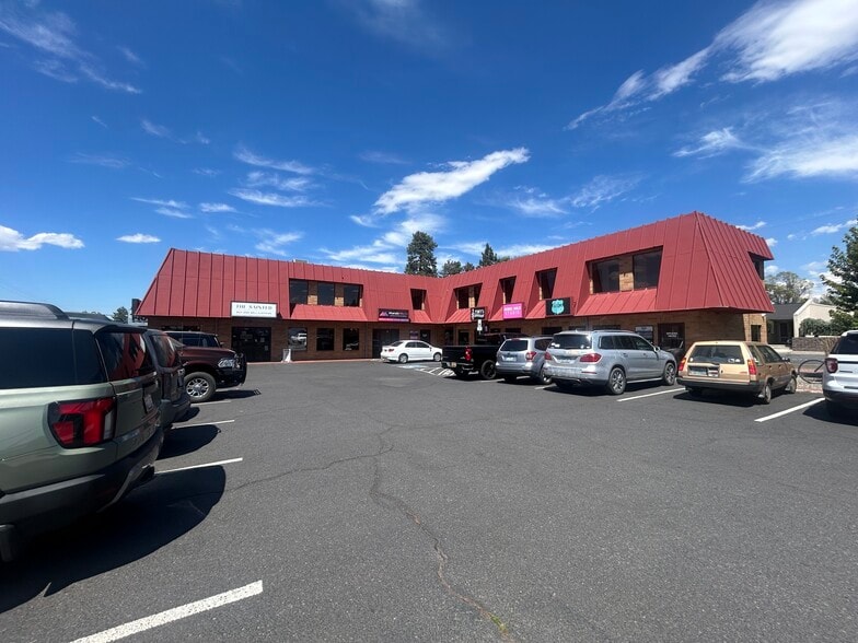 More Photos Of 1404 NE 3rd St, Bend Storefront Retail Office For Lease