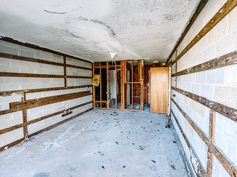 More Photos Of 1010 N Eufaula Ave, Eufaula Hotel For Sale