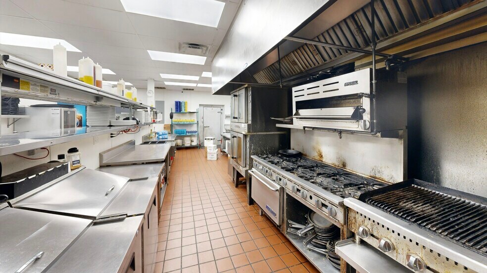 More Photos Of 1509 3rd Ave, Huntington Specialty For Sale