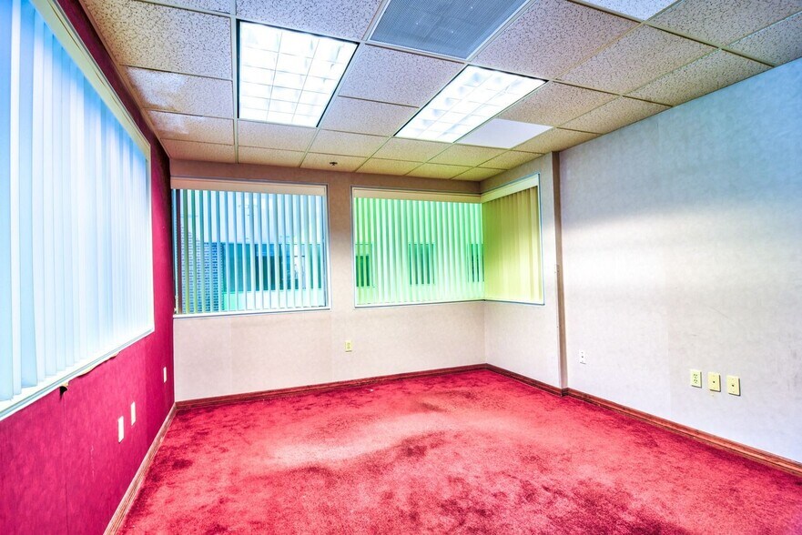 More Photos Of 1150 Cleveland St, Clearwater Office For Lease
