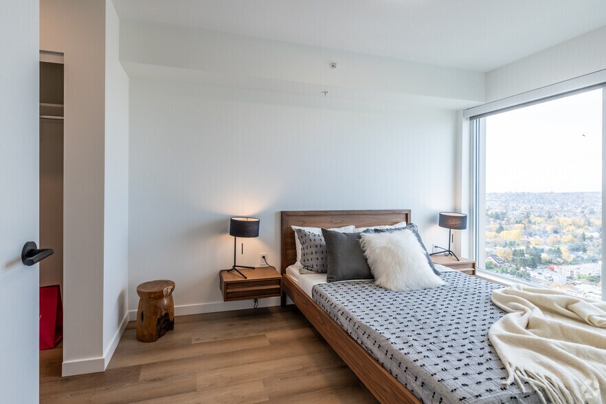 More Photos Of 2488 Granville St, Vancouver Apartments For Lease