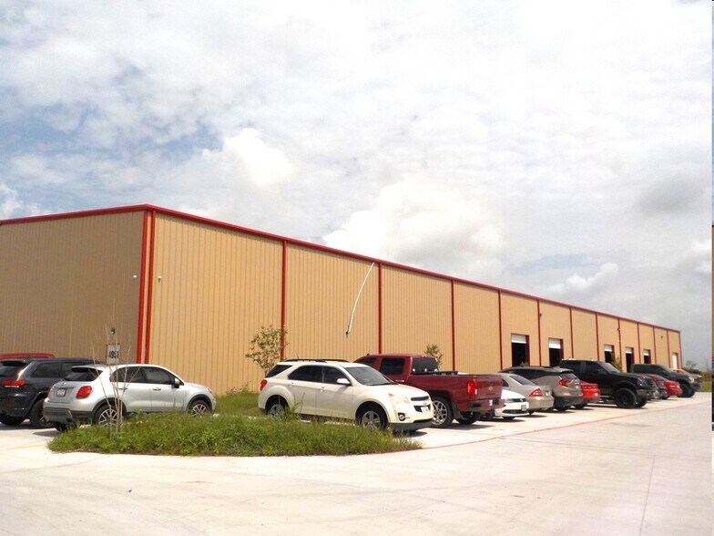 More Photos Of 5151 Logan's Run, Harlingen Unknown For Lease