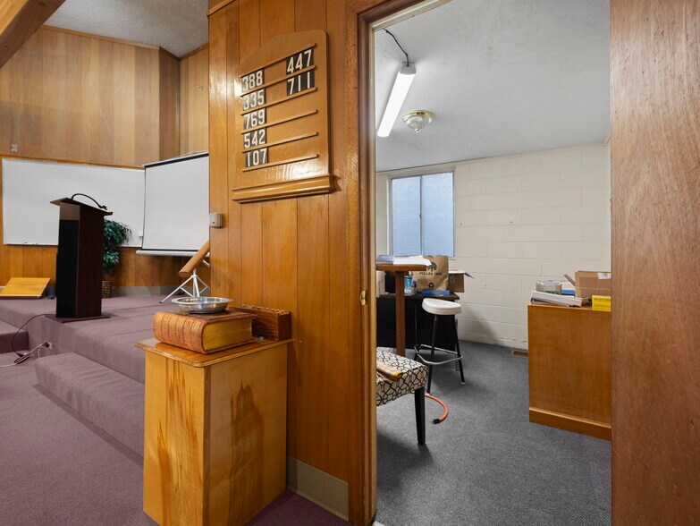 More Photos Of 39590 Pioneer blvd, Sandy Religious Facility For Sale