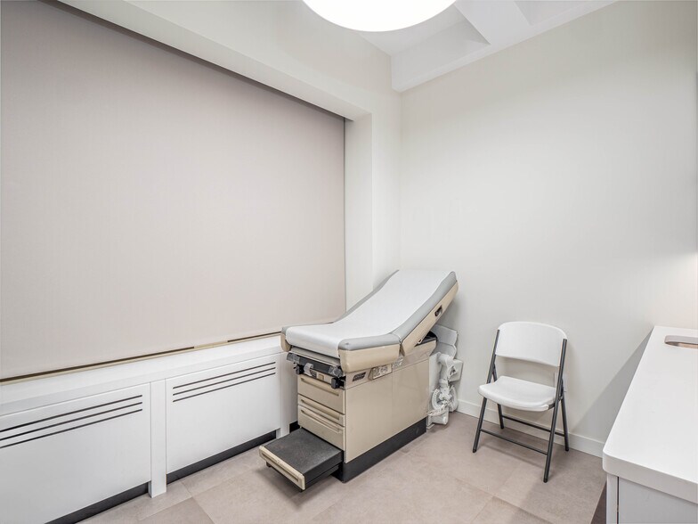 More Photos Of 70 W 36th St, New York Office For Sale