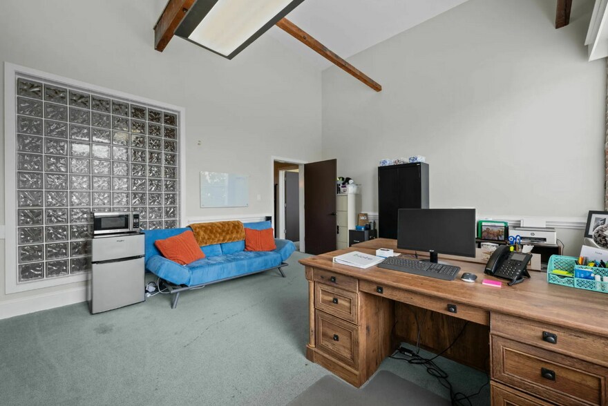 More Photos Of 202 Craven St, New Bern General Retail For Lease