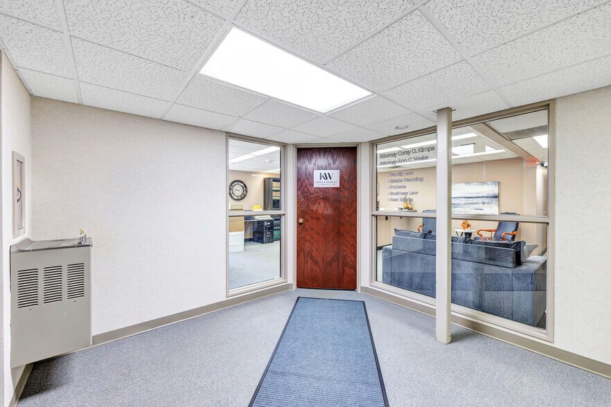 More Photos Of 414 S Jefferson St, Green Bay Office For Sale