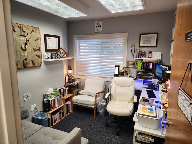 More Photos Of 48247 Hills St, Oakridge Office For Sale