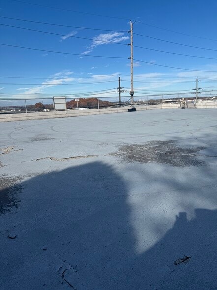 More Photos Of 8300 Tonnelle Ave, North Bergen Showroom For Sale