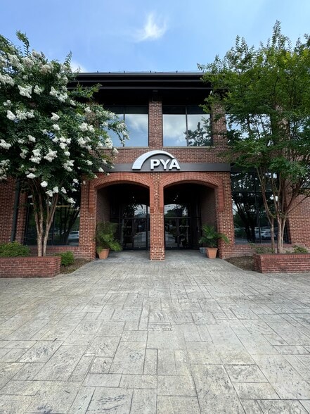 More Photos Of 2200-2300 Sutherland Ave, Knoxville Office For Lease