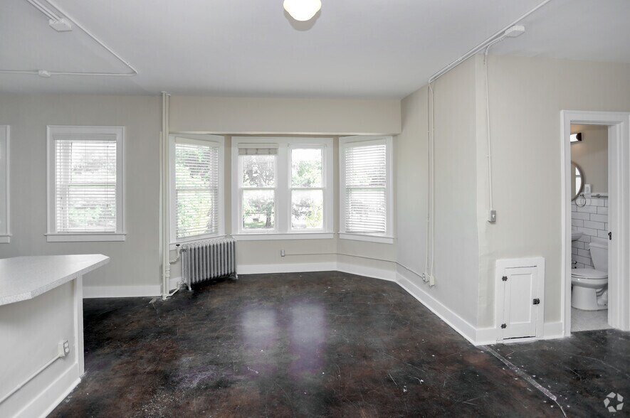 More Photos Of 111 E 16th St, Indianapolis Apartments For Lease