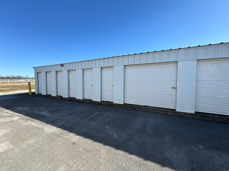 More Photos Of 2180 Madisonville Rd, Hopkinsville Self Storage For Sale