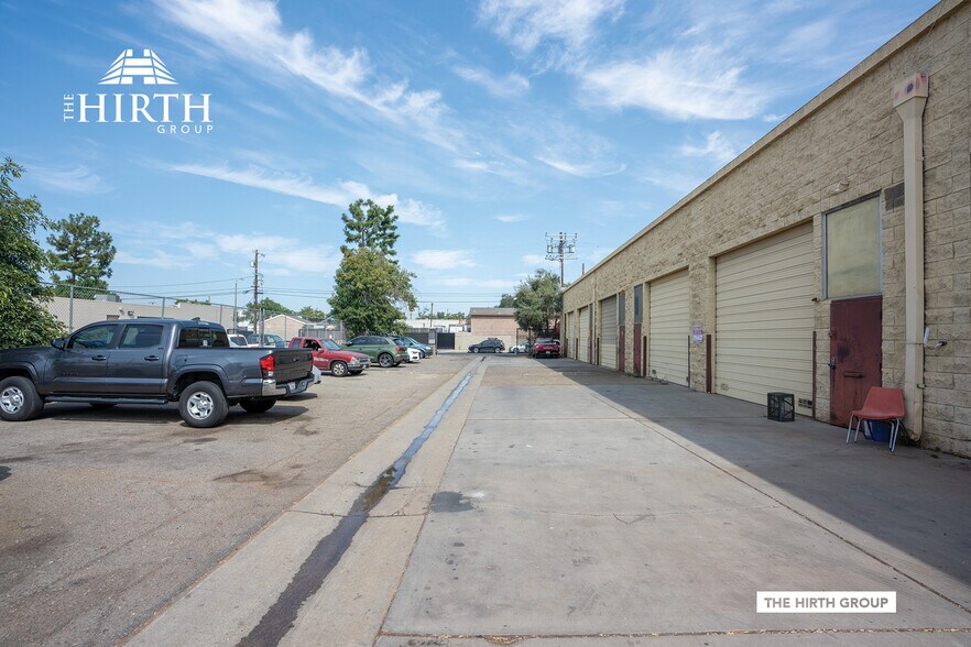 More Photos Of 11132 Fleetwood St, Sun Valley Warehouse For Lease