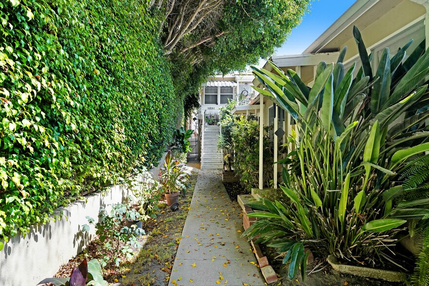 More Photos Of 1031-1033 10th St, Santa Monica Apartments For Sale