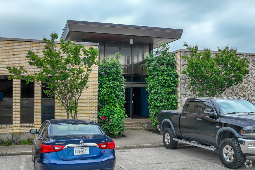 Primary Photo Of 910 10th St, Plano Warehouse For Lease