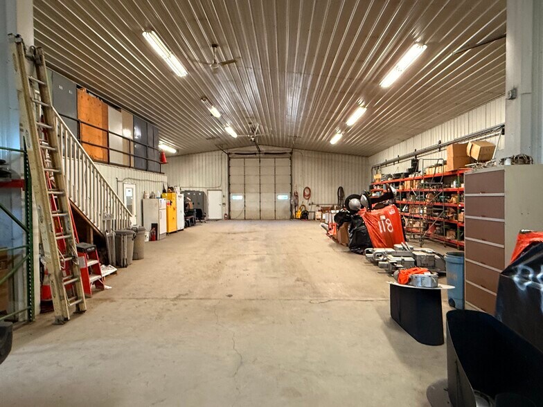 More Photos Of 1828 23rd St S, Moorhead Warehouse For Lease