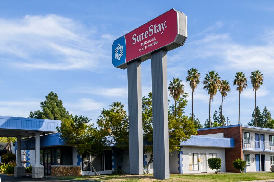 Primary Photo Of 1900 Canterbury Rd, Sacramento Hotel For Sale