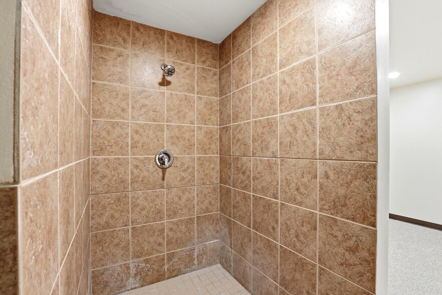 More Photos Of 7479-7491 Cahill Rd, Edina Showroom For Sale
