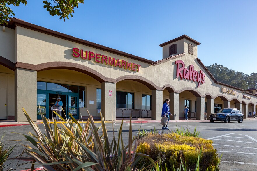 More Photos Of 3200-3380 San Pablo Dam Rd, San Pablo Unknown For Lease