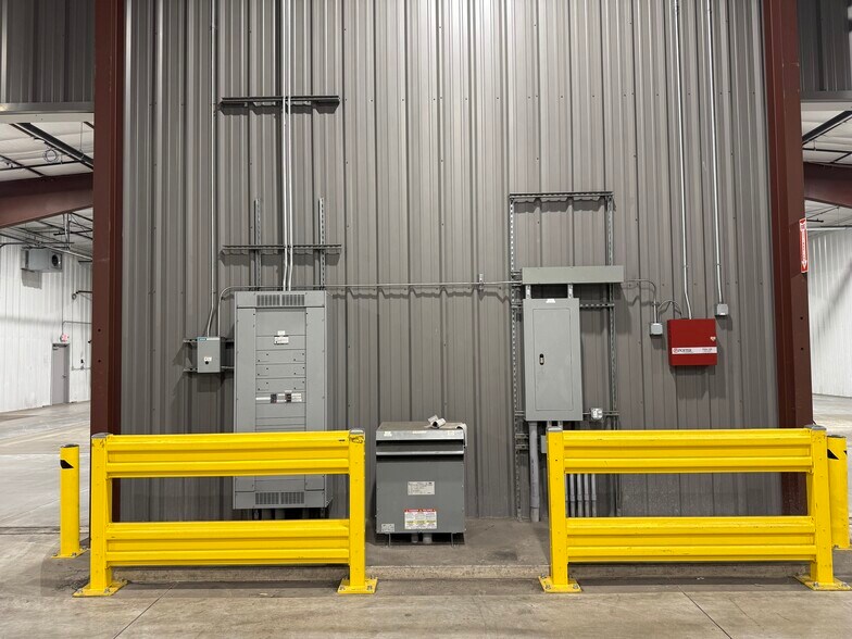 More Photos Of 3530 Marnie Ave, Waterloo Industrial For Sale