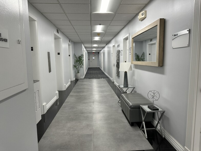 More Photos Of 2455 E Sunrise Blvd, Fort Lauderdale Loft Creative Space For Sale