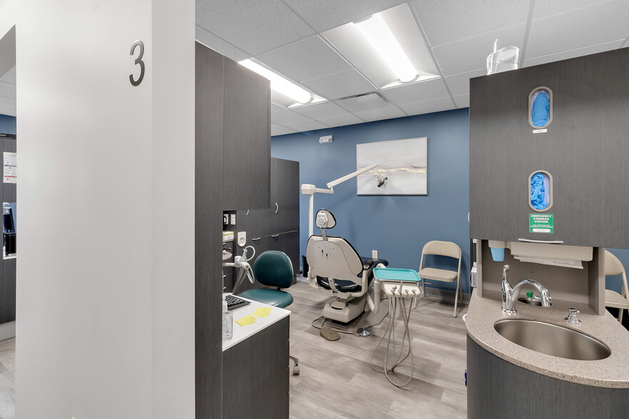 More Photos Of 4233-4227 Maple Rd, Buffalo Medical For Sale