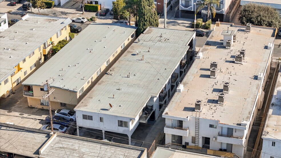 More Photos Of 3121 S Canfield Ave, Los Angeles Apartments For Sale