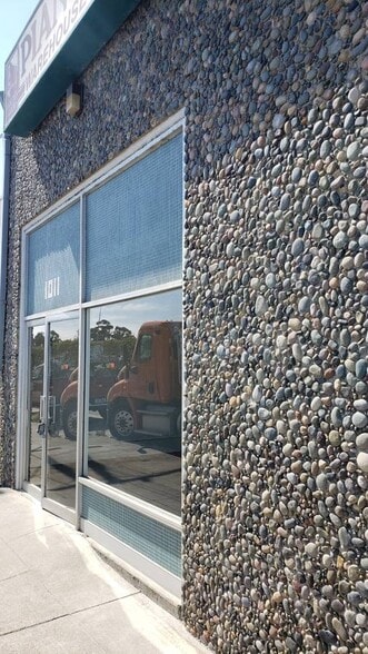 More Photos Of 1011 N Amphlett Blvd, San Mateo Service For Lease