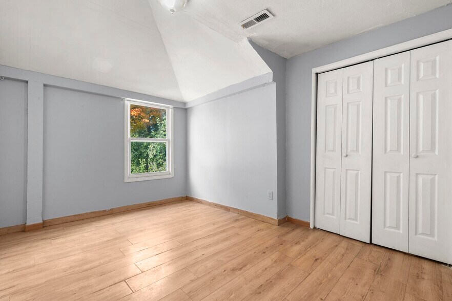 35 William St, Waterbury, CT 06702 Apartments For Sale