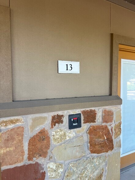 More Photos Of 2851 Joe Dimaggio Blvd, Round Rock Office For Sale