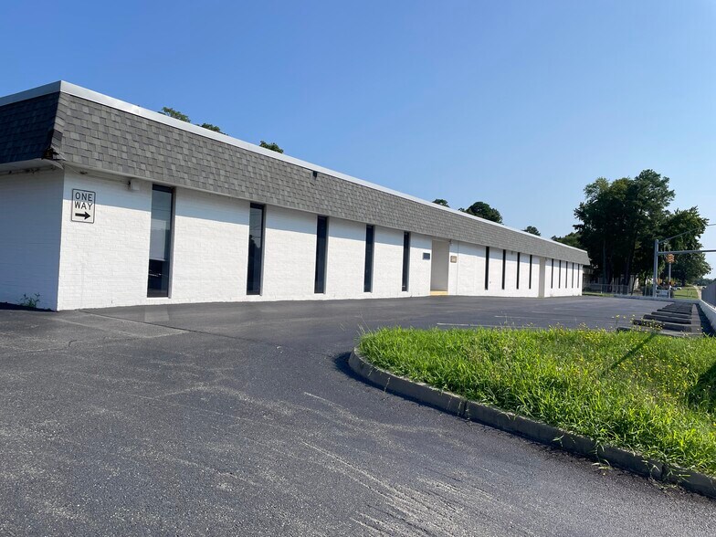 More Photos Of 2910-2914 Hungary Spring Rd, Richmond Office For Sale