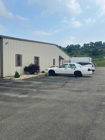 More Photos Of 2250 Industrial Dr, Connellsville Warehouse For Lease