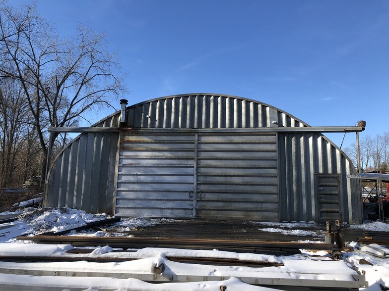More Photos Of 15-45 Ocallaghan Ln, Red Hook Warehouse For Lease