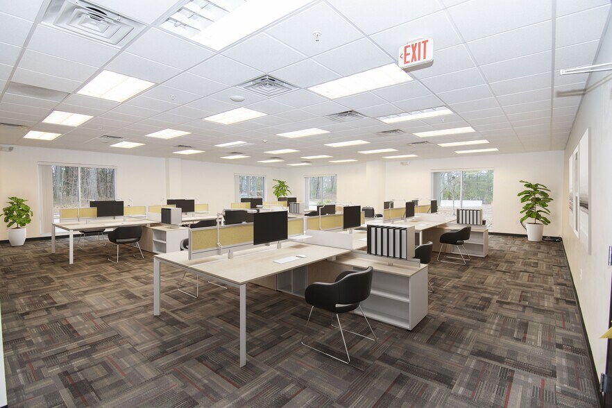 More Photos Of 3 Unlimited Dr, Saratoga Springs Office For Lease