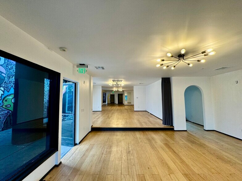 More Photos Of 7910-7928 W 3rd St, Los Angeles Storefront For Lease