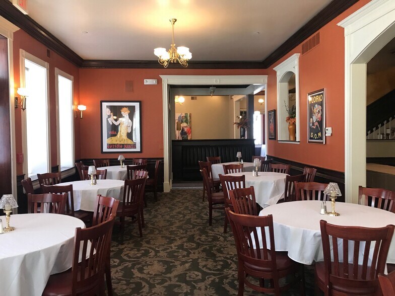More Photos Of 2651 W Jefferson, Trenton Restaurant For Lease