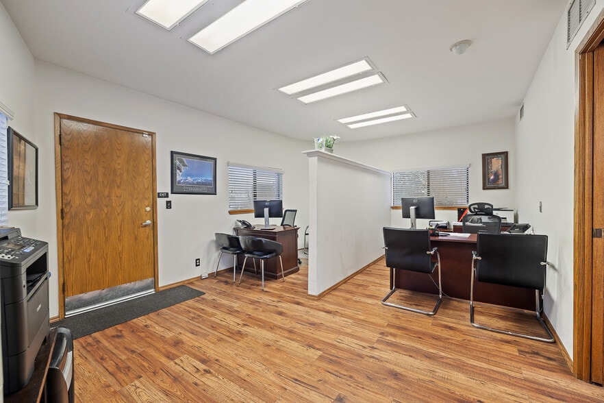 More Photos Of 1063 Colorado Blvd, Los Angeles Medical For Sale