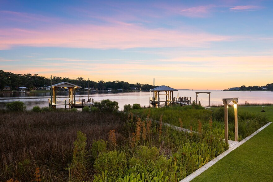 More Photos Of 104 George Ellis Pt, Freeport Land For Sale