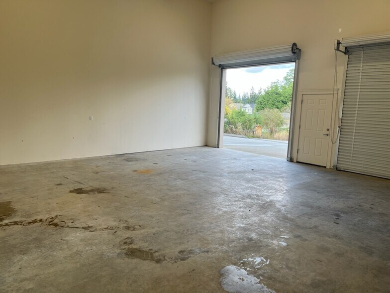 More Photos Of 13131 Mukilteo Speedway, Lynnwood Warehouse For Sale