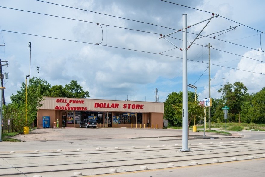 More Photos Of 4906 Harrisburg Blvd, Houston Storefront For Sale