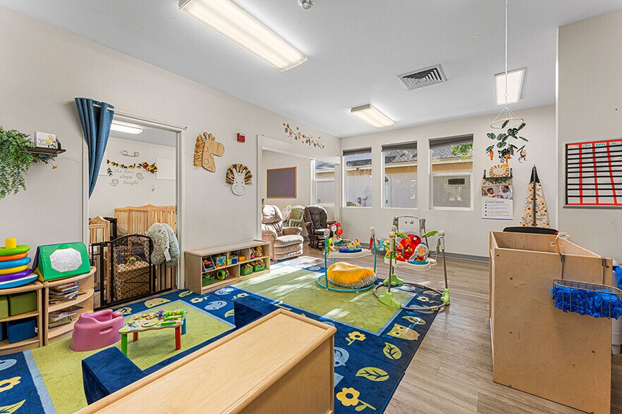 More Photos Of 13013 W Persimmon Ln, Boise Office For Sale