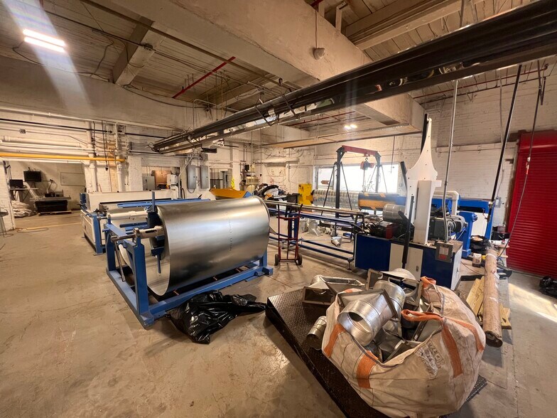 More Photos Of 19-29 Lafayette St, Hartford Distribution For Sale